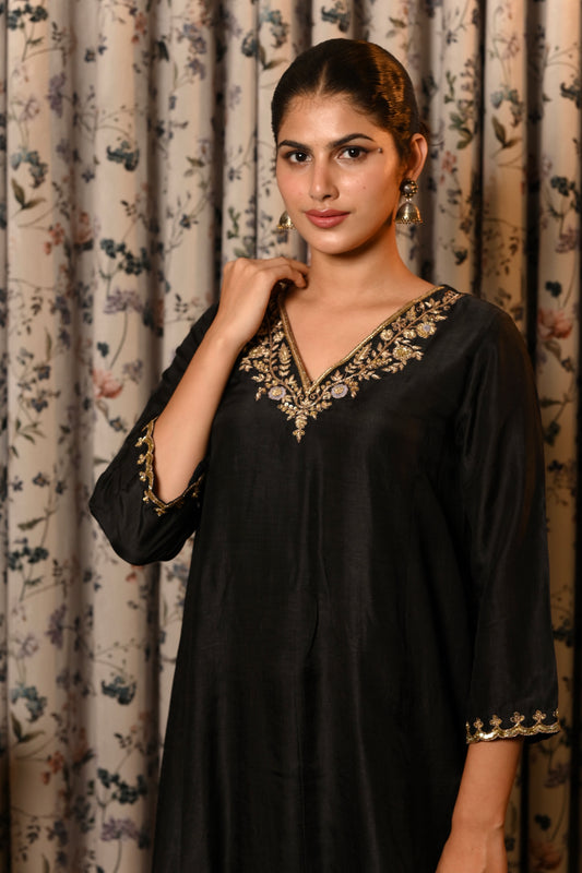 TRIYAMA HAND EMBROIDERED A-LINE KURTI PANT