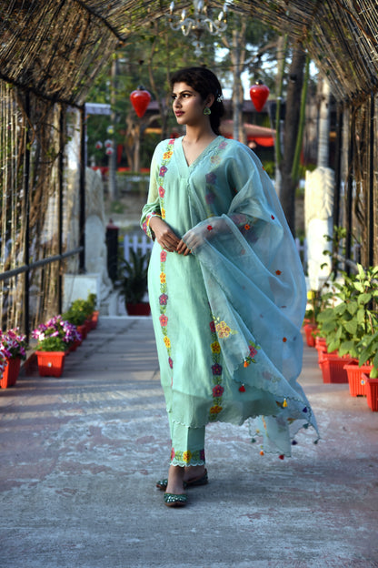 GARDEN OF EDEN MULMUL EMBROIDERED KURTI SET